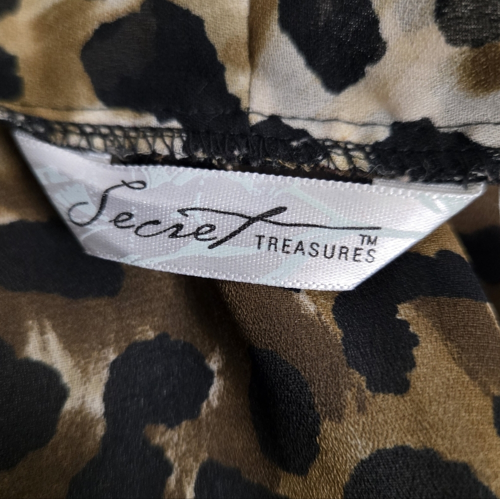 Secret Treasures Leaopard Print Sheer Lightweight Robe - Picture 8 of 10